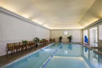 Williamsburg Lodge, Autograph Collection - Pools