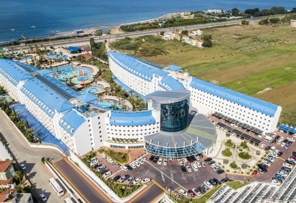 Crystal Admiral Resort Suites & Spa - Ultimate All Inclusive-Cenger  Mahallesi Updated 2023 Room Price-Reviews & Deals | Trip.com