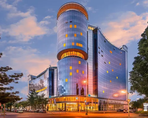 جارنر هوتل برلين - سبانداو باي آيتش جي Hotels near قلعة سبانداو