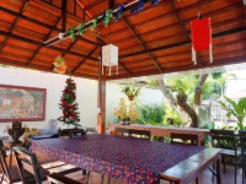 โรงแรมปั้นหยิ่น (PunYin Hotel) โรงแรมในอำเภอ จอมทอง