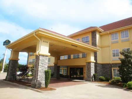 La Quinta Inn & Suites by Wyndham Conway Отели в г. Конуэй