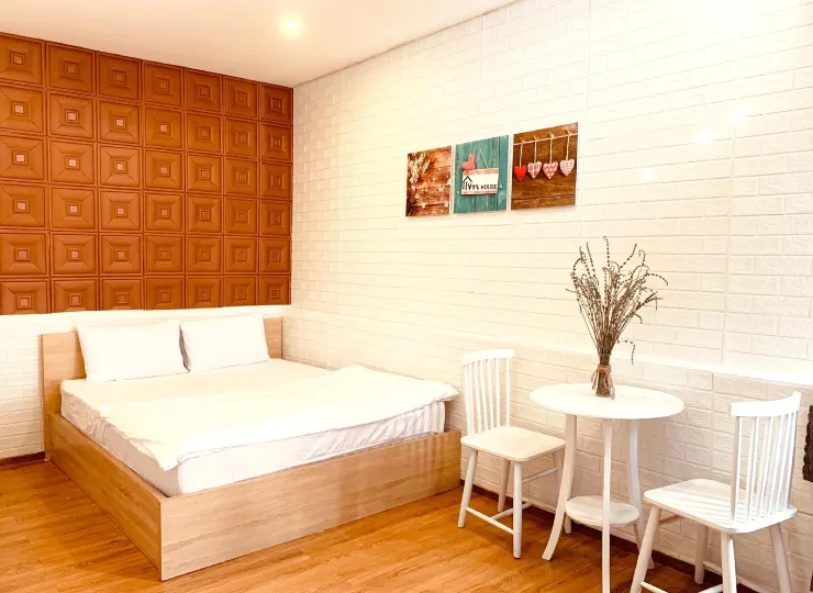Vyl House