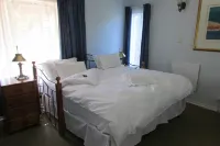 Acacia House Executive Suite Hotels in Lethabong
