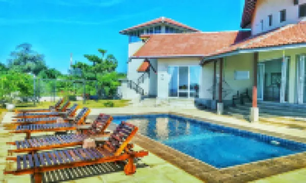 Kay Jay Beach House - Pasikudha