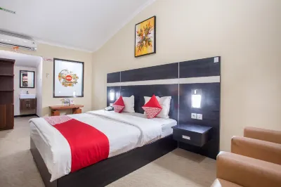 Capital O 887 Green Hill Hotel and Convention Center Hotel dekat LASHOP BERKAH