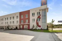 Motel 6 Tulsa, OK Hotel a Catoosa
