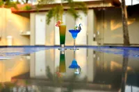 Majestic Beach Comforts - Pools