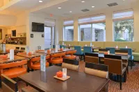 Hilton Garden Inn Dallas/Addison - Aamiainen