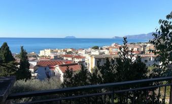 Tiffany Apartment with Sea View Terrace in the Center of Sperlonga