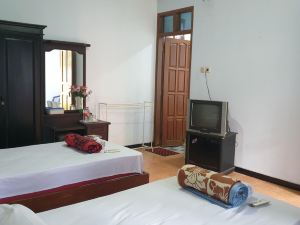 Hotel Suronegaran Purworejo Mitra RedDoorz