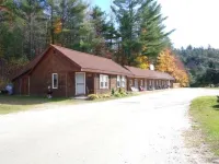 Pine Crest Motel & Cabins