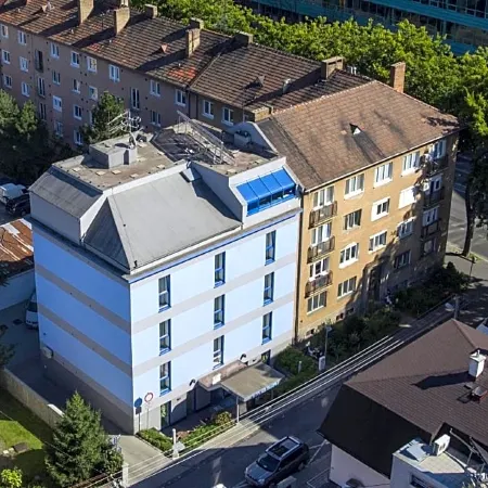 Felicity Garni Hotel