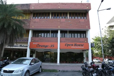 Hotel Orange 35 Các khách sạn gần ISKCON Chandigarh Sri Sri Radha Madhav Temple