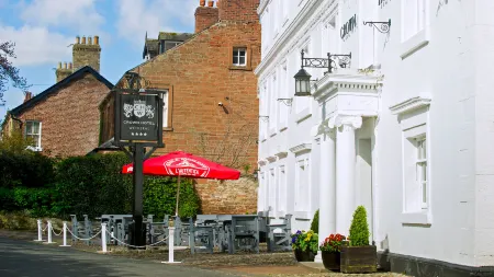 Crown Hotel Wetheral Отели рядом с достопримечательностью «University of Cumbria»