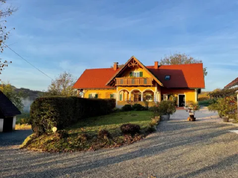 Weingut - Ferienhaus Sonja Rohrbacher Hoteles en 