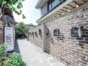 Hanok House