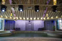 Golden Blossom Imperial Resorts - Hot Tub