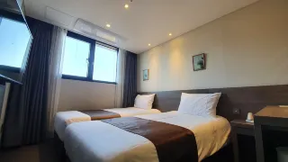 0223d12000amqp21pC2FA R 320 180 R5 D