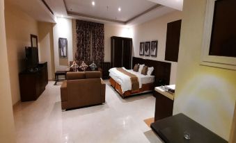 Golden New Hira Hotel