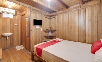 RedDoorz at Omah Kayu Homestay Yogyakarta