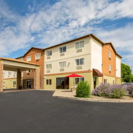 Best Western Plus the Four Corners Inn