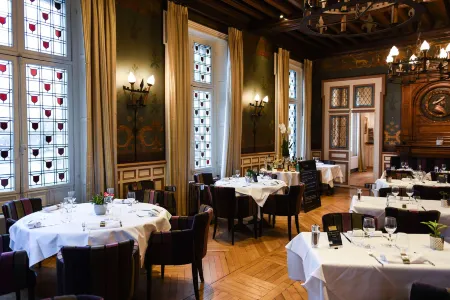 Oceania Hôtel d'Anjou Angers Отели рядом со станцией GARE D' ANGERS RAILWAY STATION