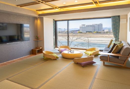 주하치로 료칸 객실