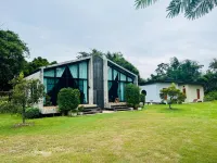 The Little Earth Farm View Hotels near Chae Son National Park