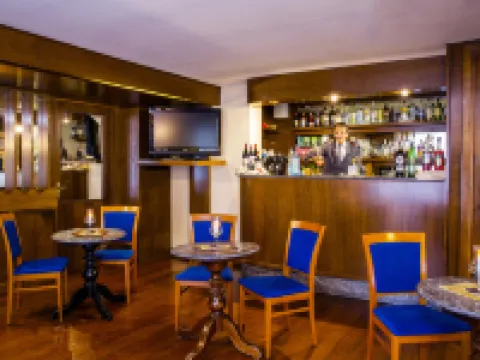 ホテル レ ジュモー クールマイヨール クールマイユールのホテル