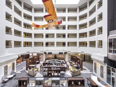 Holiday Inn MONTREAL-LONGUEUIL by IHG
