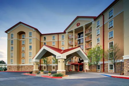 Drury Inn & Suites Albuquerque North Отели в г. Лос Ранчос де Олбукерк