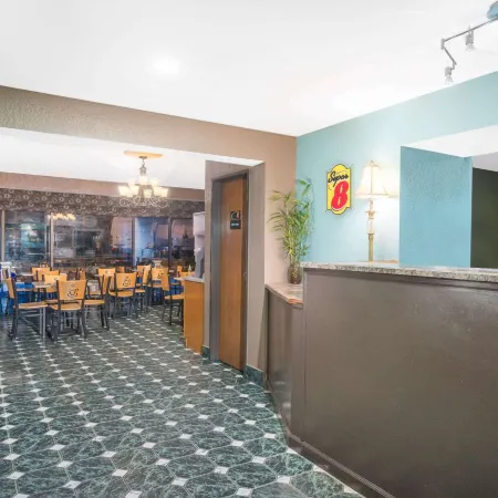 Super 8 by Wyndham Corbin/London KY