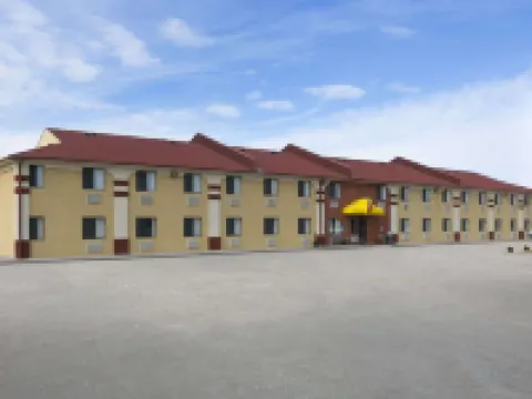 Super 8 by Wyndham Park City/North Wichita Area Hotels in Park City