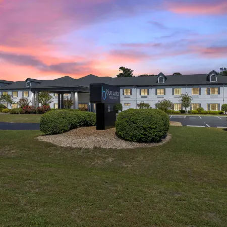 Blue Water Inn & Suites, BW Signature Collection