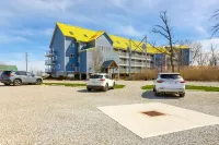 Waterfront Middle Bass Condo w/ Lake Erie Views! - Homestays