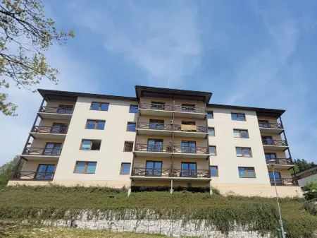 Slunecni stran III Отели в г. Янске-Лазне