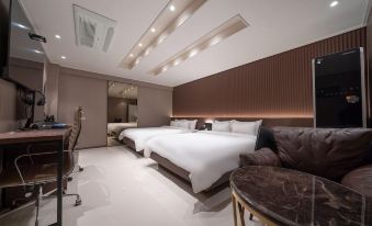 From H Chung-ju about Hotel - Housity