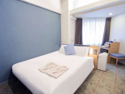 ダブルルーム ハートンホテル京都の写真