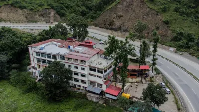 Hotel Falcon Crest Hotels in Waknaghat
