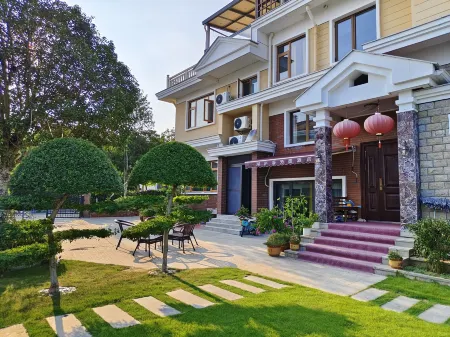 Hu Lu hui Fang yuan min su Отели рядом с достопримечательностью «Hubei Ming and Qing Dynasties Ancient Architecture Museum»