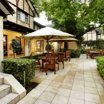 Peppers the Hills Lodge Hotel Exterior