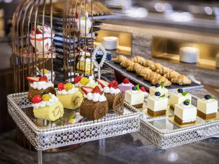 Mercure Yanan Downtown Отели рядом с достопримечательностью «Eighth Route Army General Headquarters Address Wangjiaping»