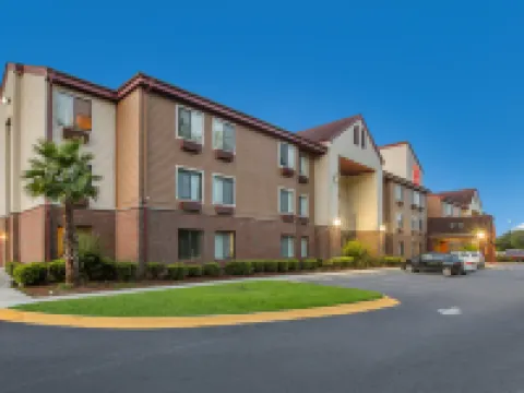 Red Roof Inn & Suites Savannah Airport Hotels in Pooler