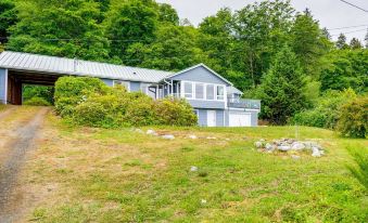 Seiku Vacation Rental w/ Deck & Ocean Views