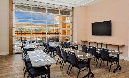 Hyatt House Across from Universal Orlando Resort - Housity