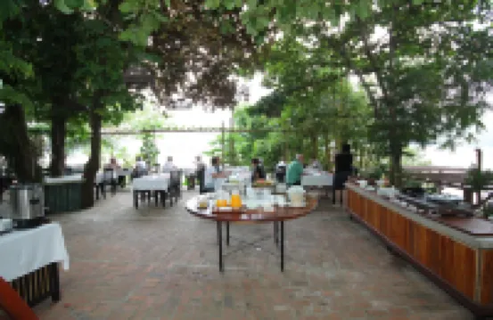 살라 프라방 호텔