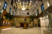 The Royal Court Hotel & Spa