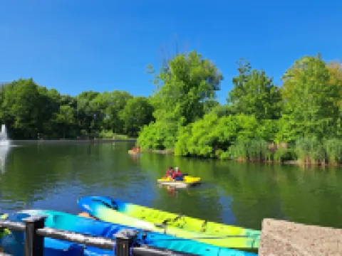 Private 2 Bedrooms, New Shower Bathroom, Massage Seat, Parking