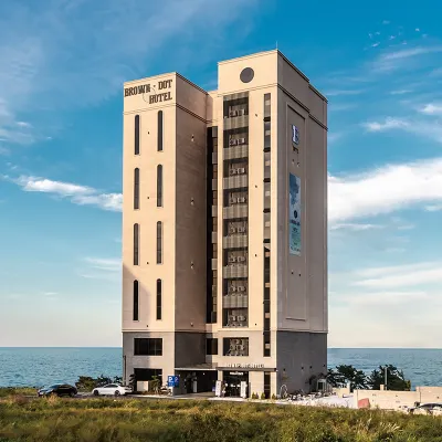 Jeongja Beach Brown Dot โรงแรมใกล้โรงเรียนประถมนัมมก