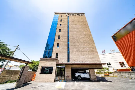 Busan Umgung Hotel Roda Отели рядом с достопримечательностью «Yishu Island Migratory Park»
